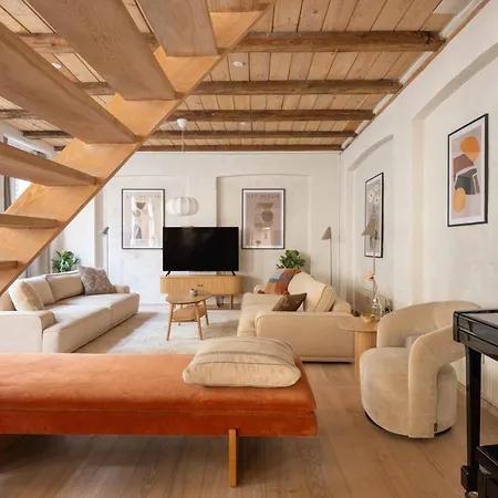 Charming 4br Duplex In Nørrebro *