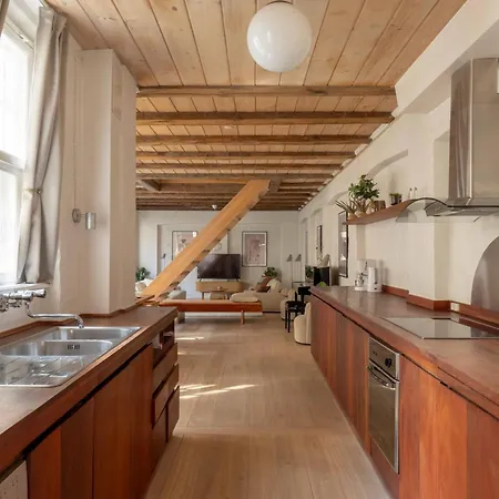 Charming 4br Duplex In Nørrebro * København