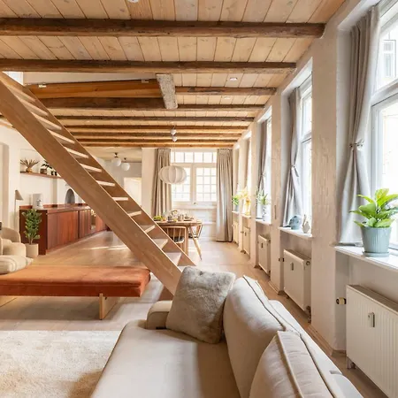 Charming 4br Duplex In Nørrebro