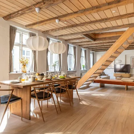 Charming 4br Duplex In Nørrebro * København